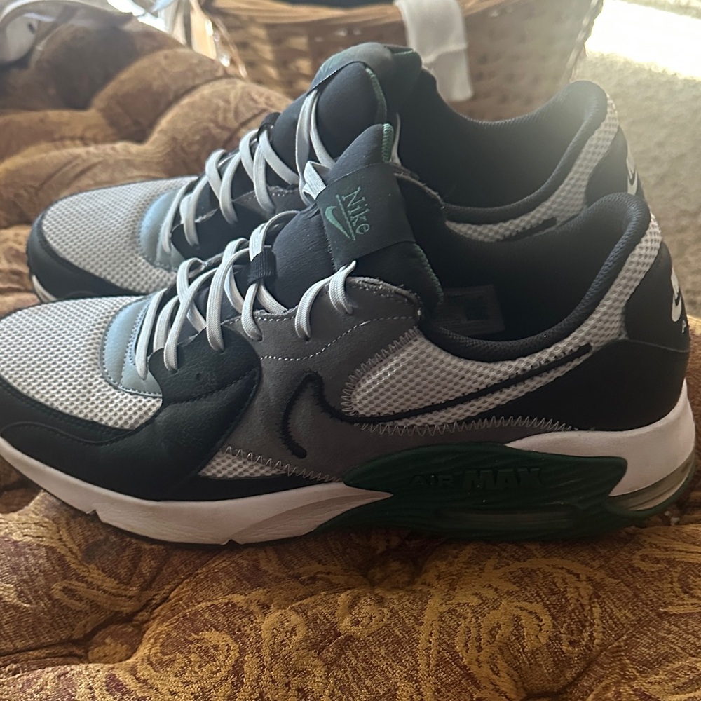 Nike Men's Black, Gray, and Green Sneakers - Picture 5 of 5